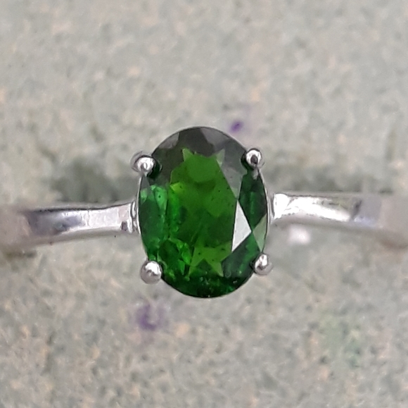 Green Chrome Diopside Ring - Picture 9 of 9